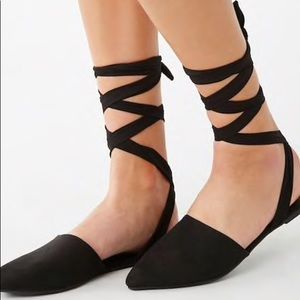 Lace-up black flats NWT